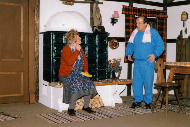 1987-LiebeBlechschaden-Szene5